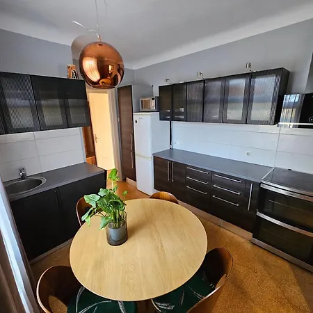 Apartment White House *